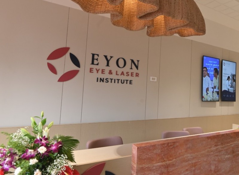 Reception at EYON Eye & Laser Institute, Kharadi, Pune
